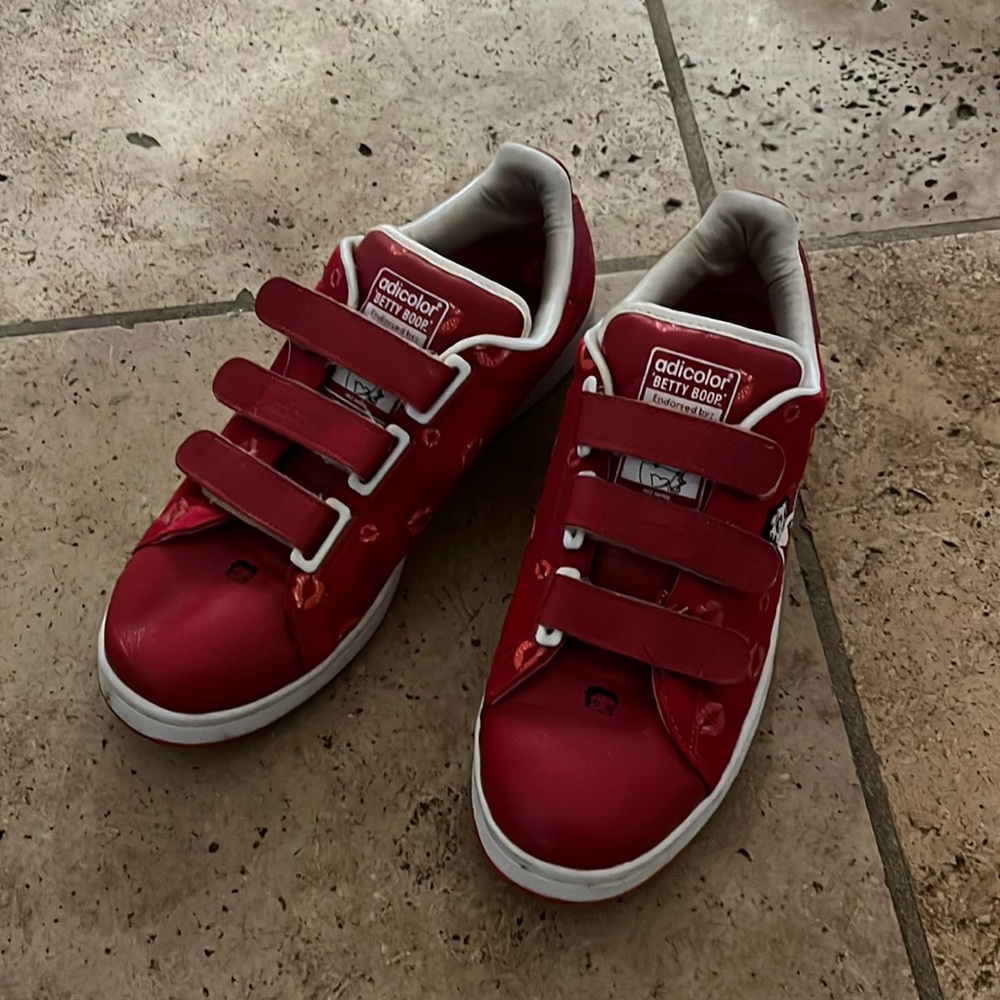 Adidas Betty Boop RARE Red sneakers womens 9.5